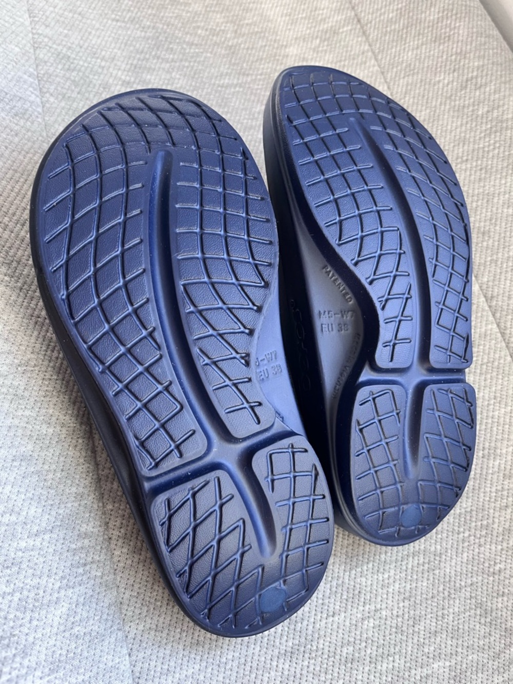 OOFOS Navy Blue Slide Sandals - women’s 7 - Picture 2 of 3